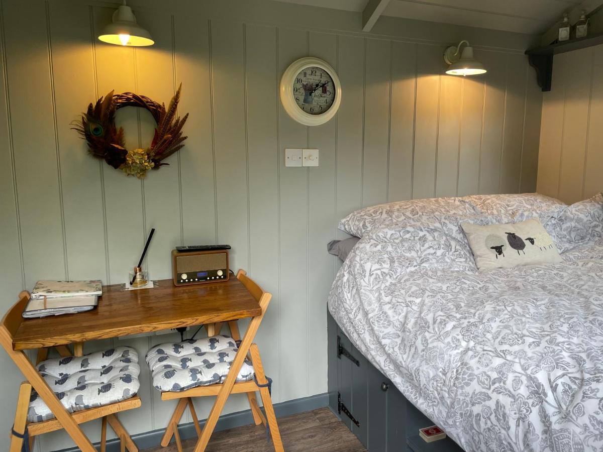 Greatwood Shepherds Hut Battle Exterior foto