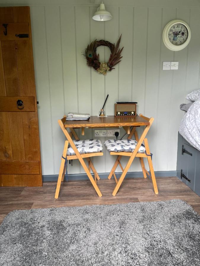 Greatwood Shepherds Hut Battle Exterior foto